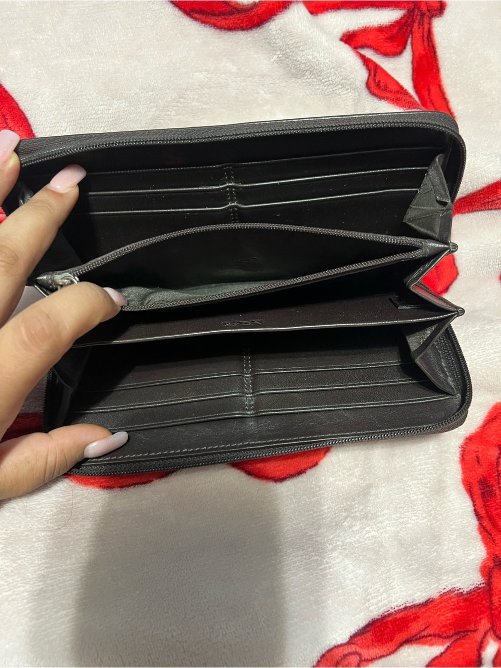 Coach Signature Wallet - Picture 3 of 4